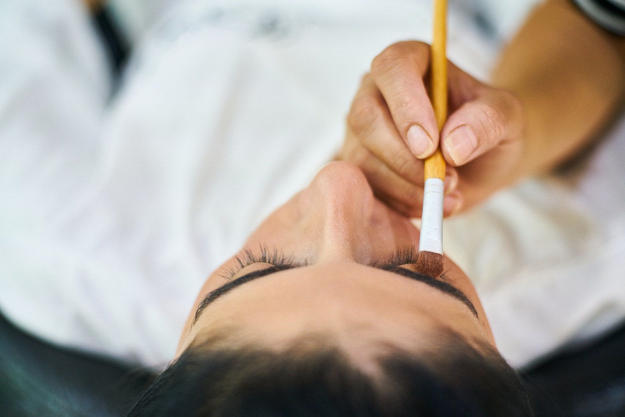 まつげの毛周期における男性と女性の違いは何ですか？