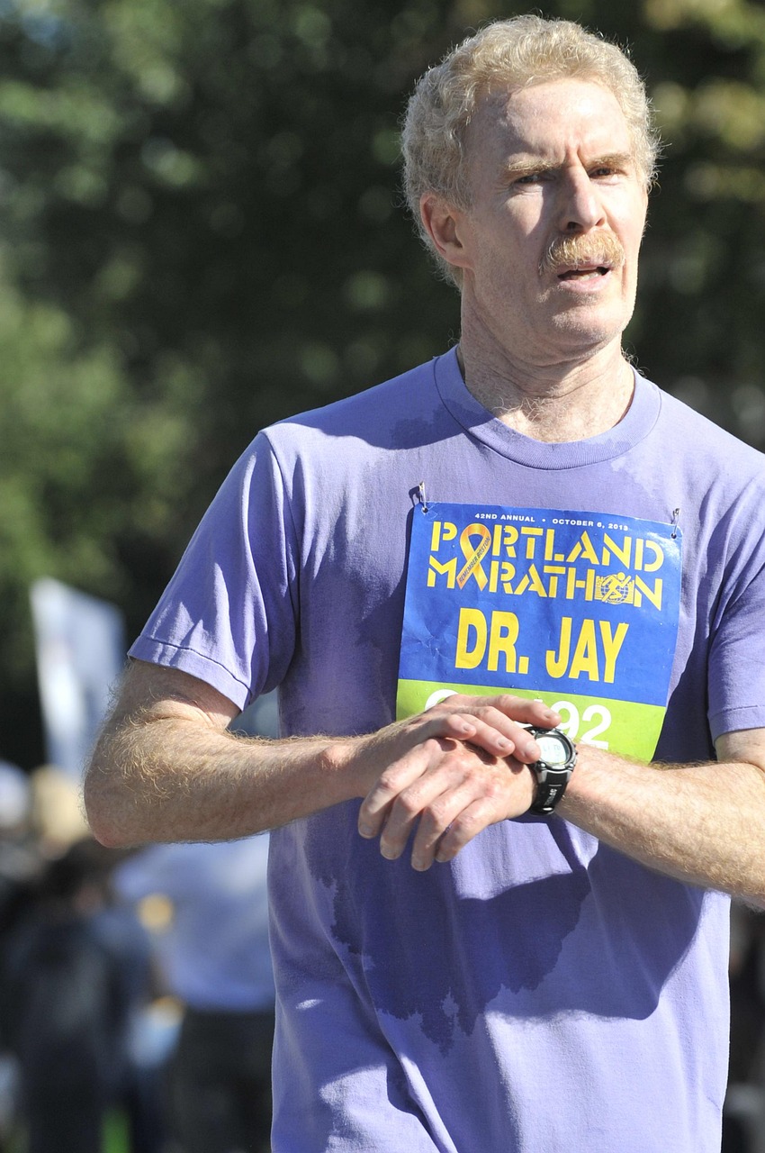 まつげを伸ばすために塗るタイミングは朝と夜どちらが効果的？