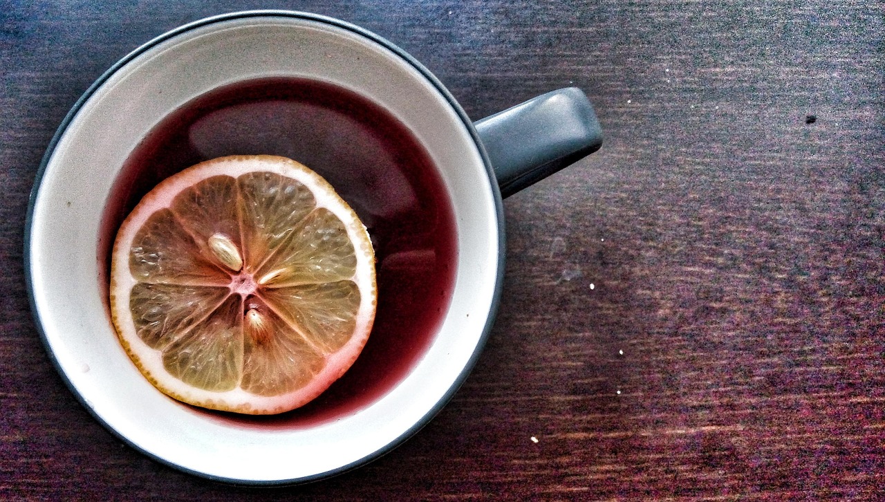 まつげを伸ばすために薬局で売ってるアイテムは？