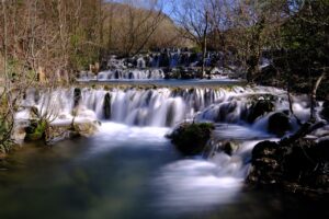 まつ毛をボリュームアップさせるための増やす方法は？