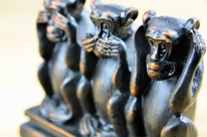 まつ毛育毛が太くならない原因とは何ですか？