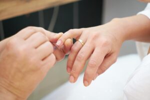 まつ毛育毛美容液のランキングは？口コミでわかるおすすめ商品を徹底解説！